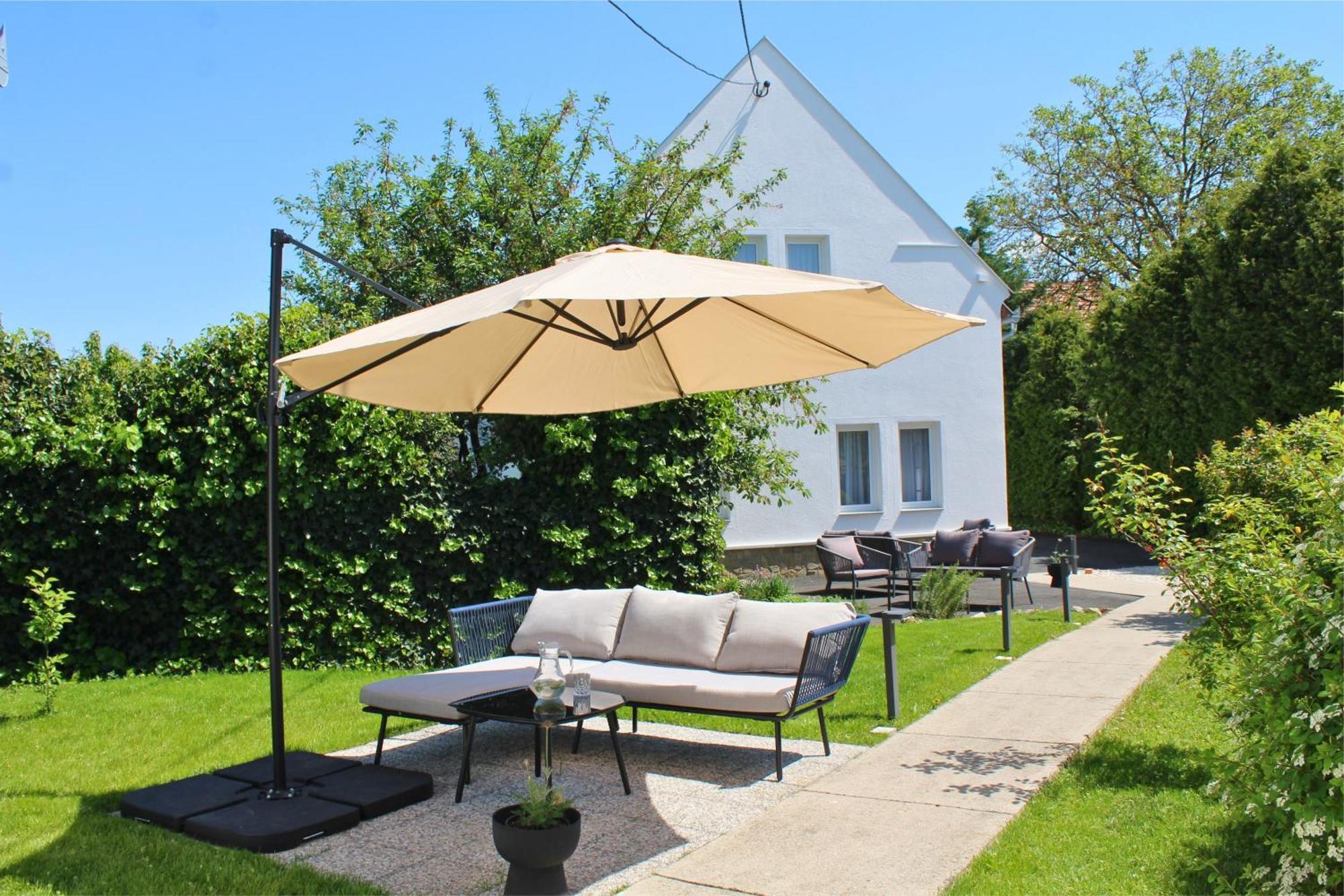 The Secret Garden - Keszthely B&B 외부 사진