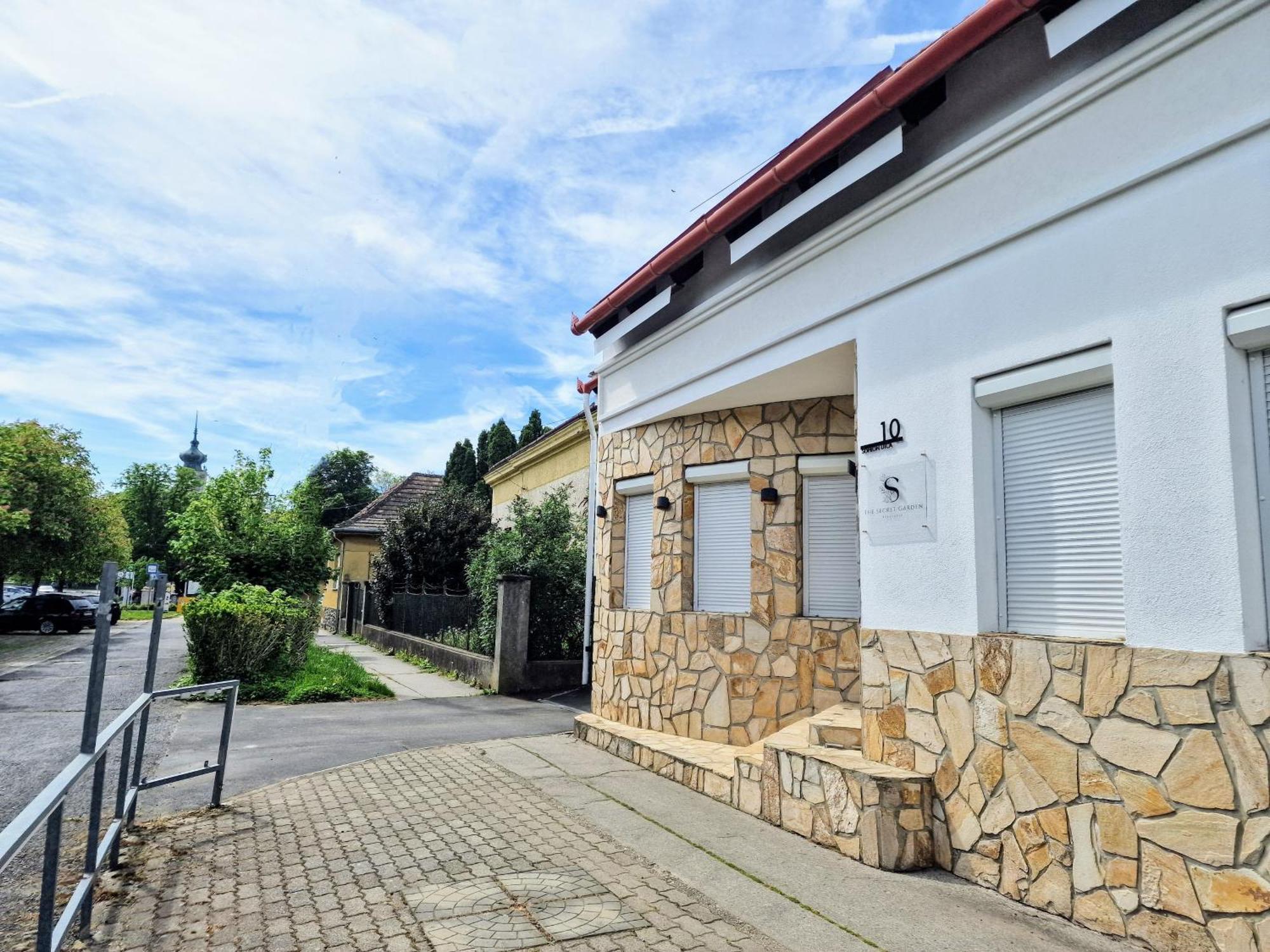 The Secret Garden - Keszthely B&B 외부 사진
