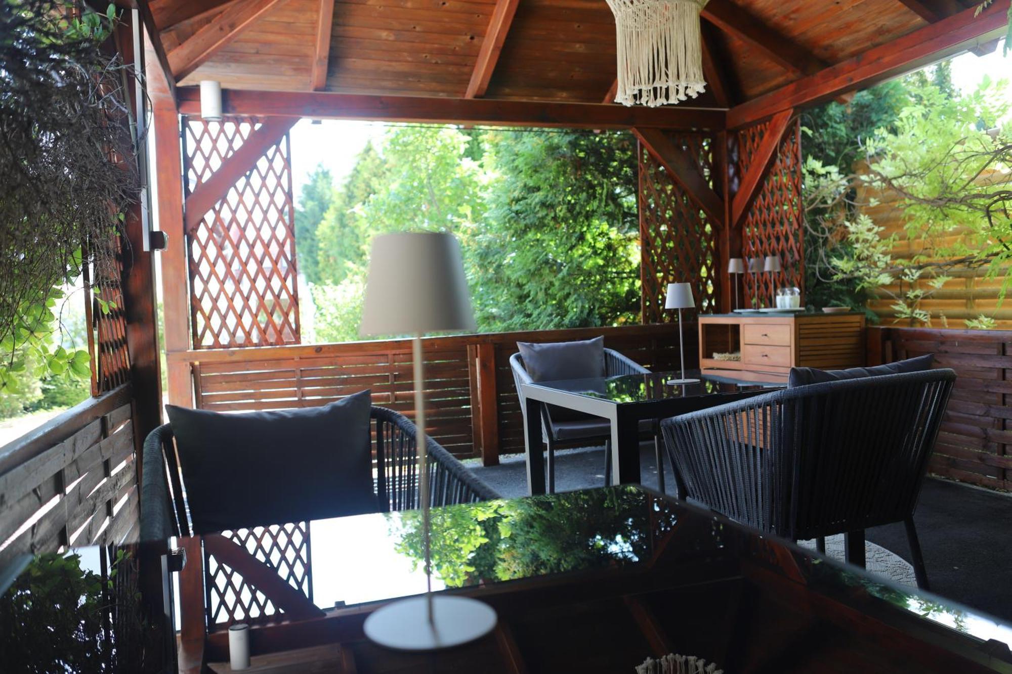 The Secret Garden - Keszthely B&B 외부 사진